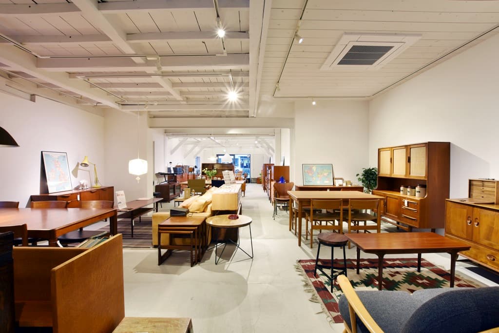LONGTEMPS antique vintage furniture 3