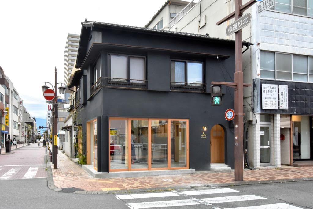 甲府中心街のシンボル『ゑびすや』がリニューアル!
