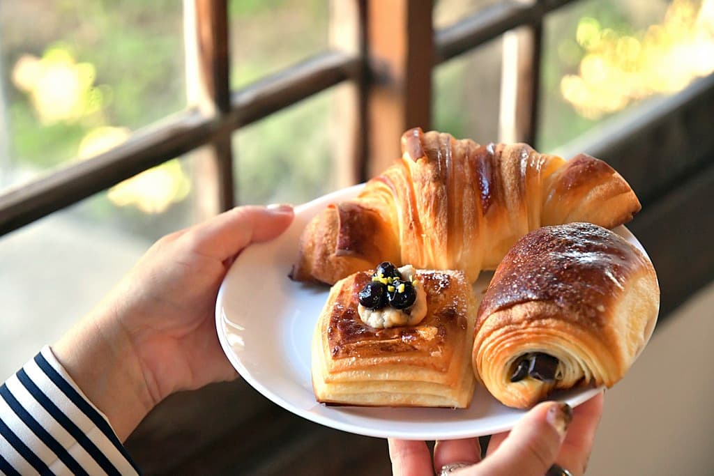 IDEAL BAKERY CROISSANT & PASTRY