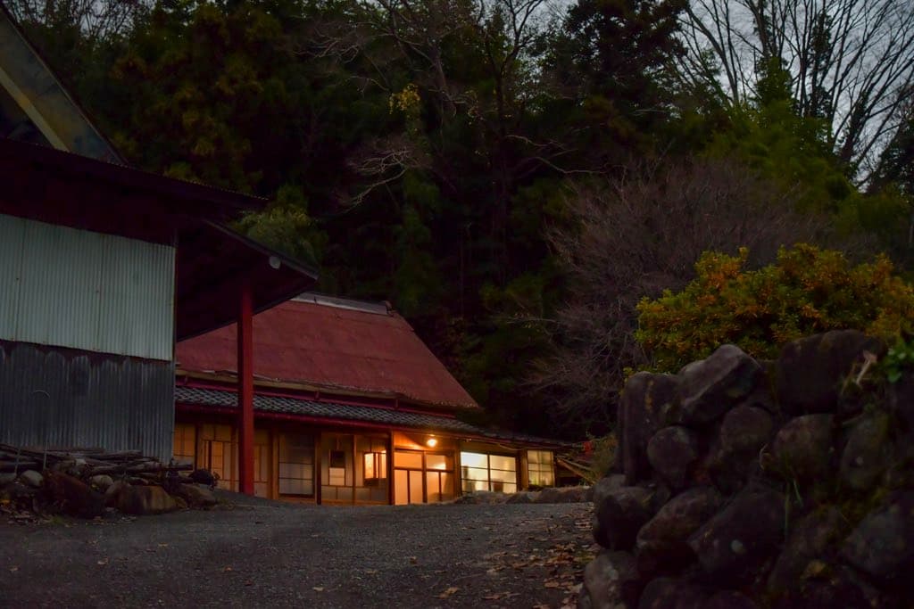 ヤマワラウ手打沢