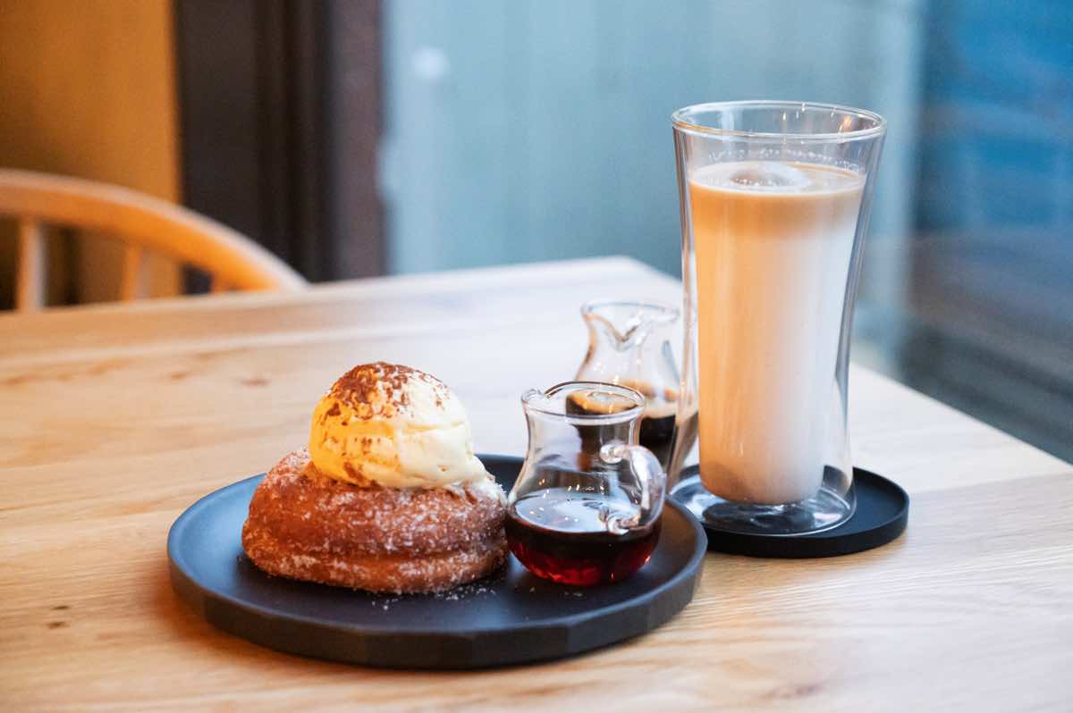 「R.G.S.COFFEE CLUB」昭和町にカフェオープン! 人気チュロスやドーナッツに軽食も♪