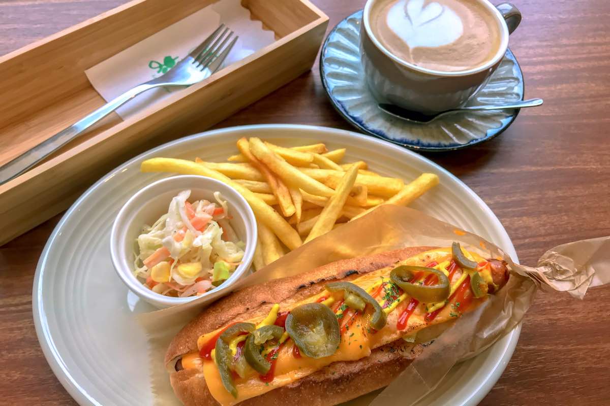 河口湖「08Cafe(ゼロハチ)」コーヒーとパンケーキ&ホットドッグの店 2023年4月25日オープン!