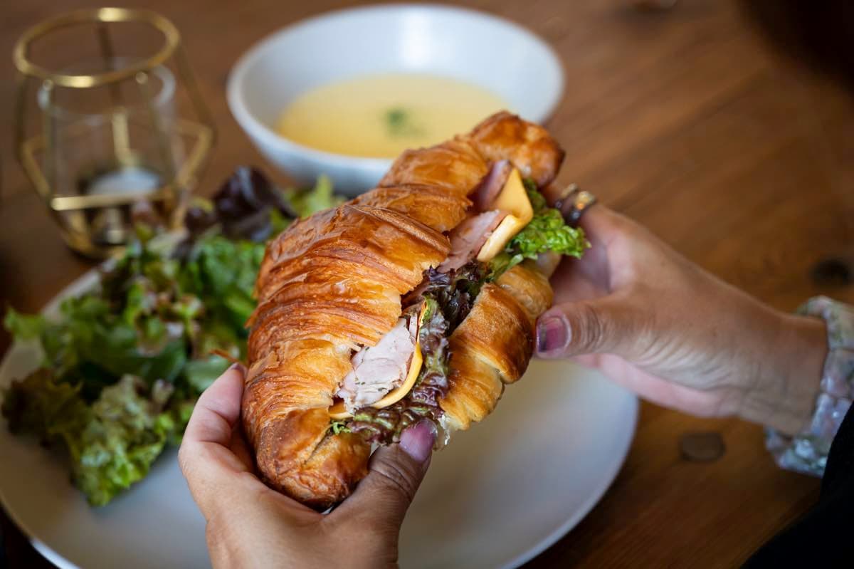 IDEAL BAKERY CROISSANT & PASTRY