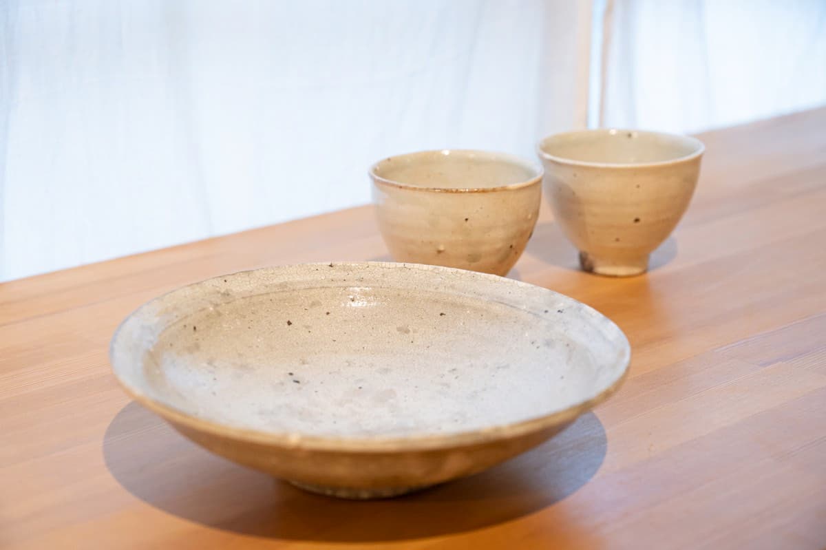 「ひび粉引浅鉢7寸」竹本 ゆき子~経年変化を楽しむ器