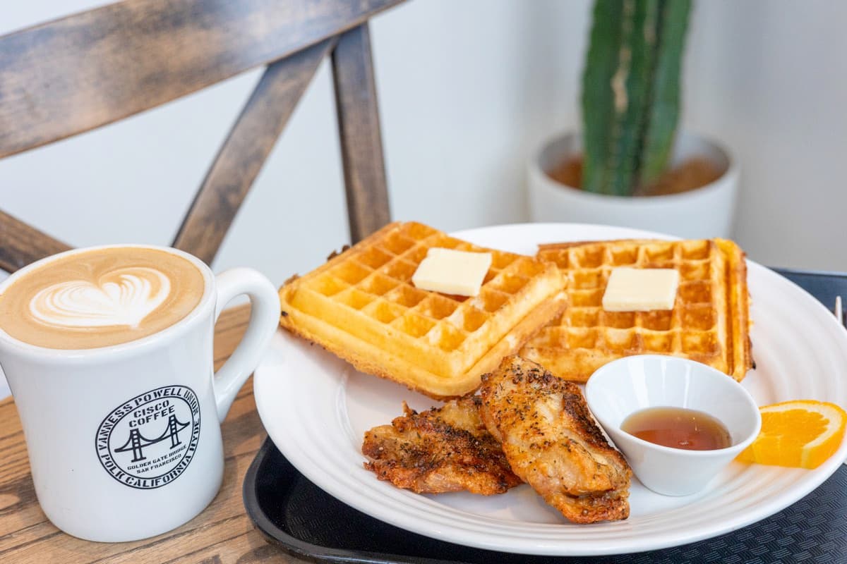 CISCO COFFEE – 富士河口湖町 1