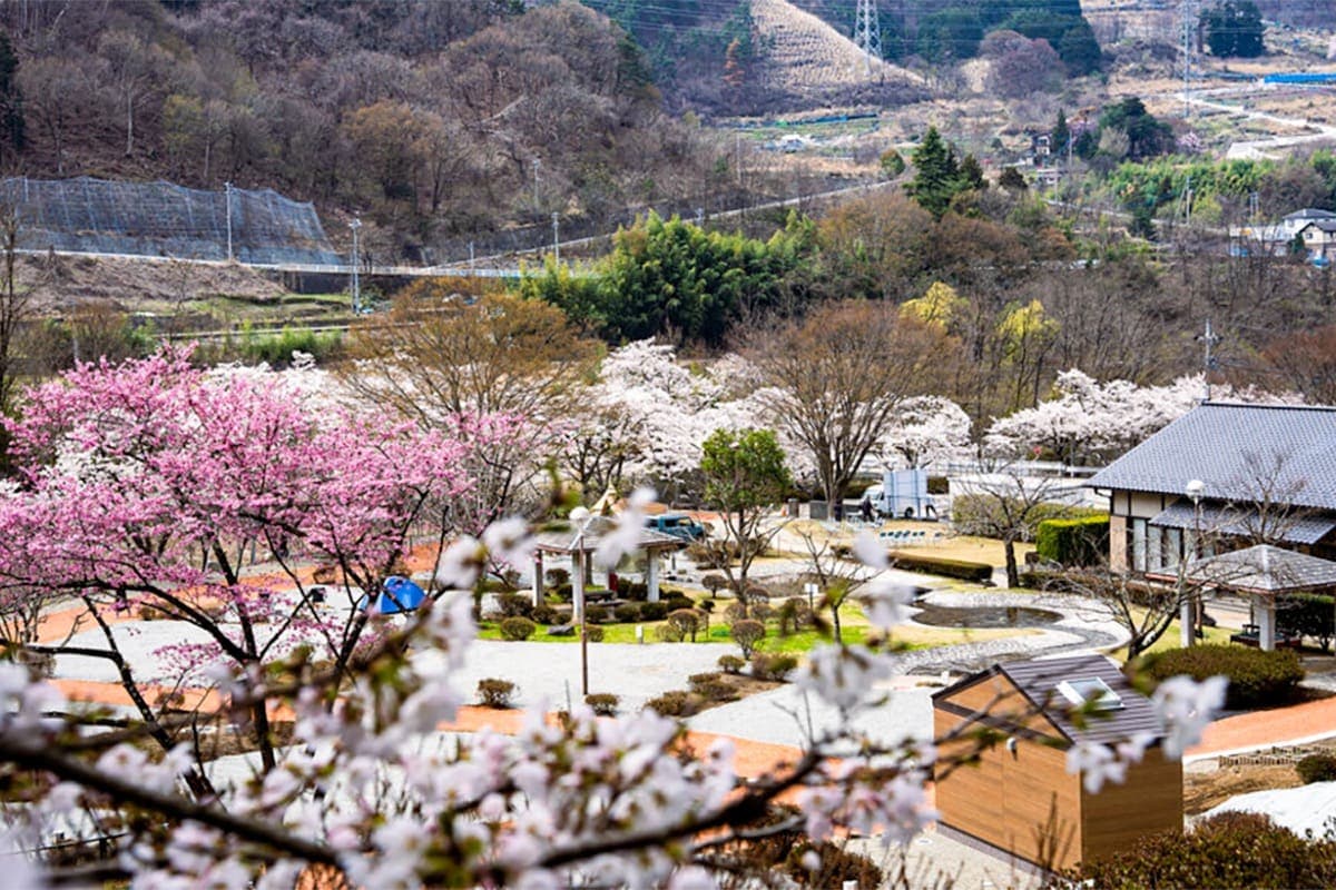 御坂路さくら公園オートキャンプ場 – 笛吹市