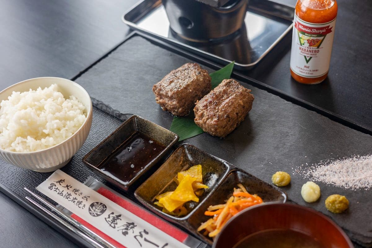 炭火焼き&富士山溶岩焼き 達磨ミート