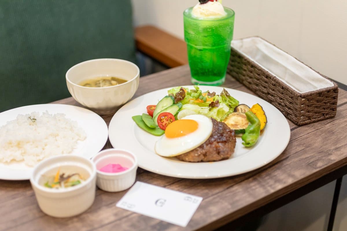【michikusa Cafe / 甲府市】ランチもお茶もお酒も!中心でみちくさ♪2024年7月23日オープン