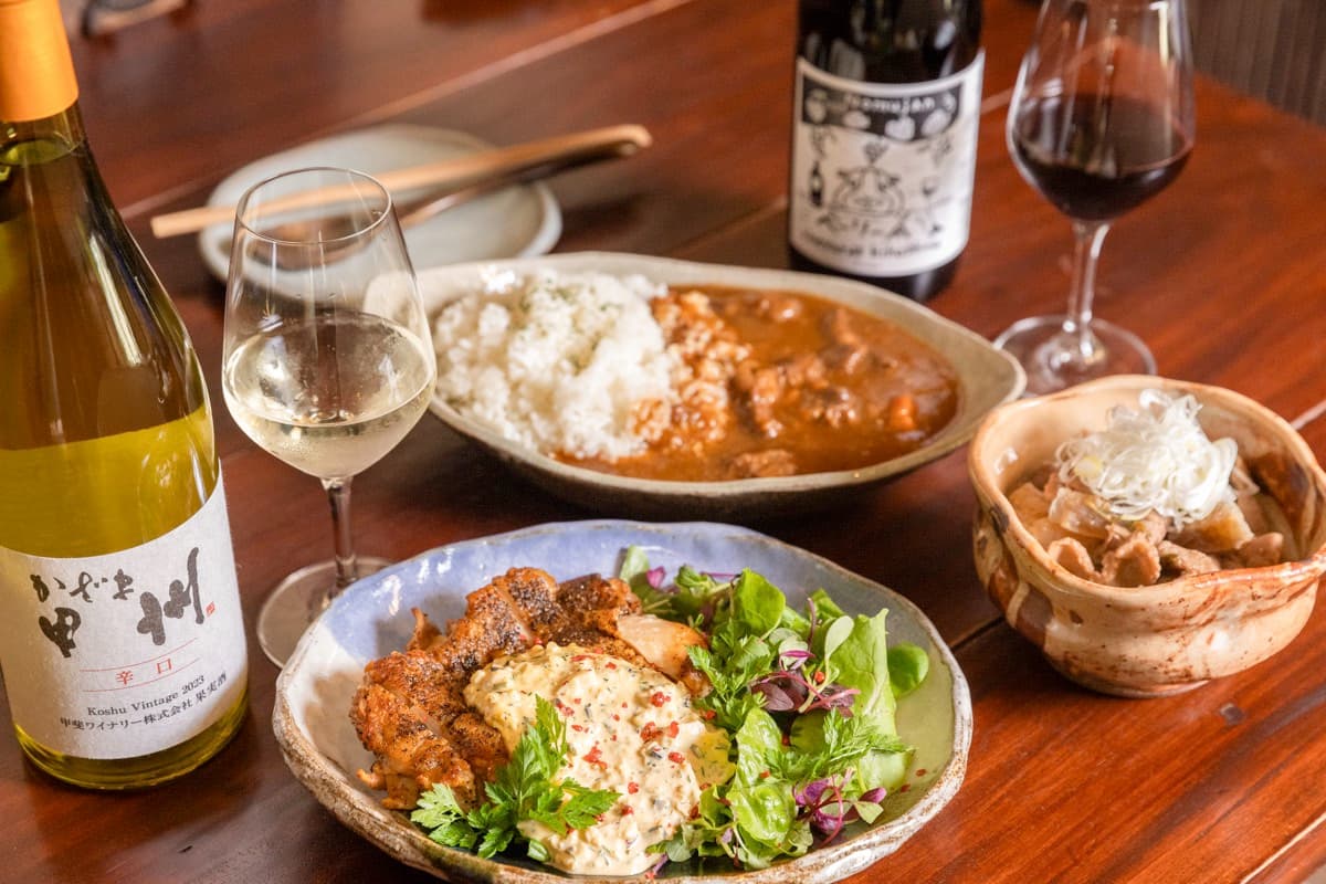 【澤田屋呑喰店 / 石和町】スタイリッシュな築150年の蔵でジャンルにとらわれない料理とお酒を!2024年9月1日オープン