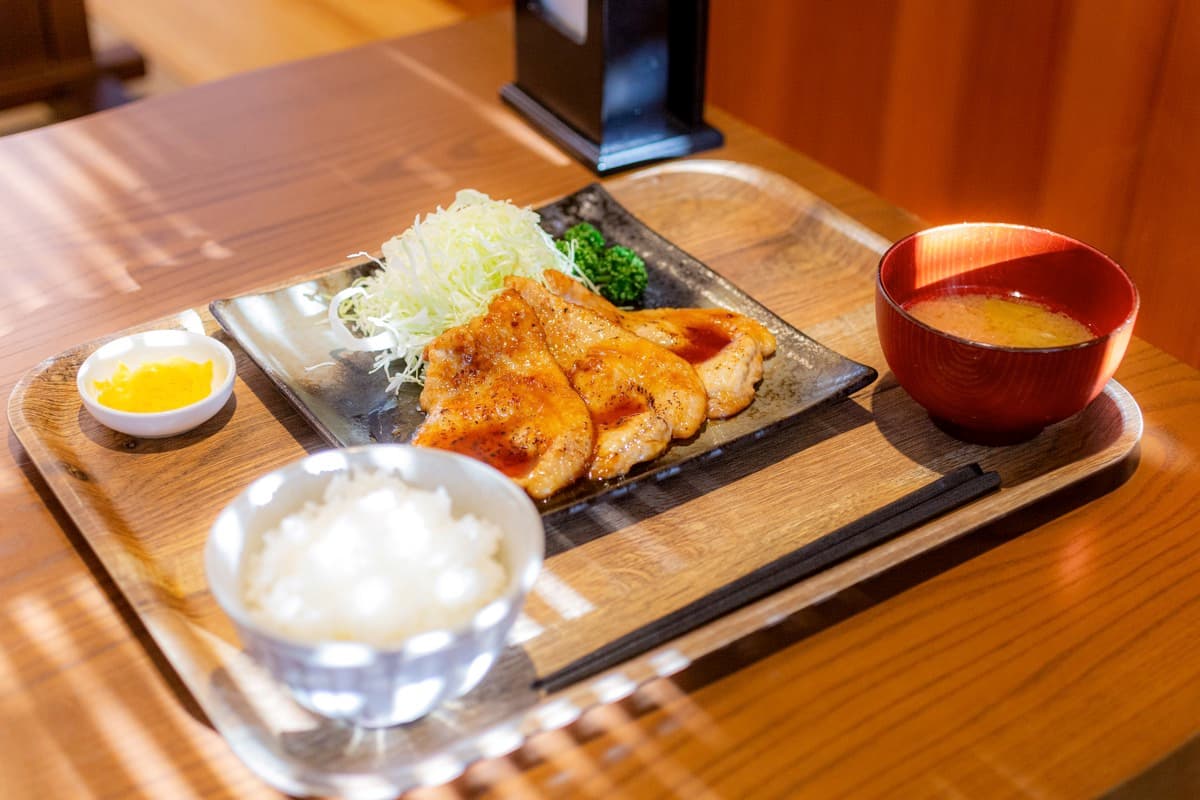 レストランパセリ×タニタカフェ ヘルシースパサンロード店 - 甲府市