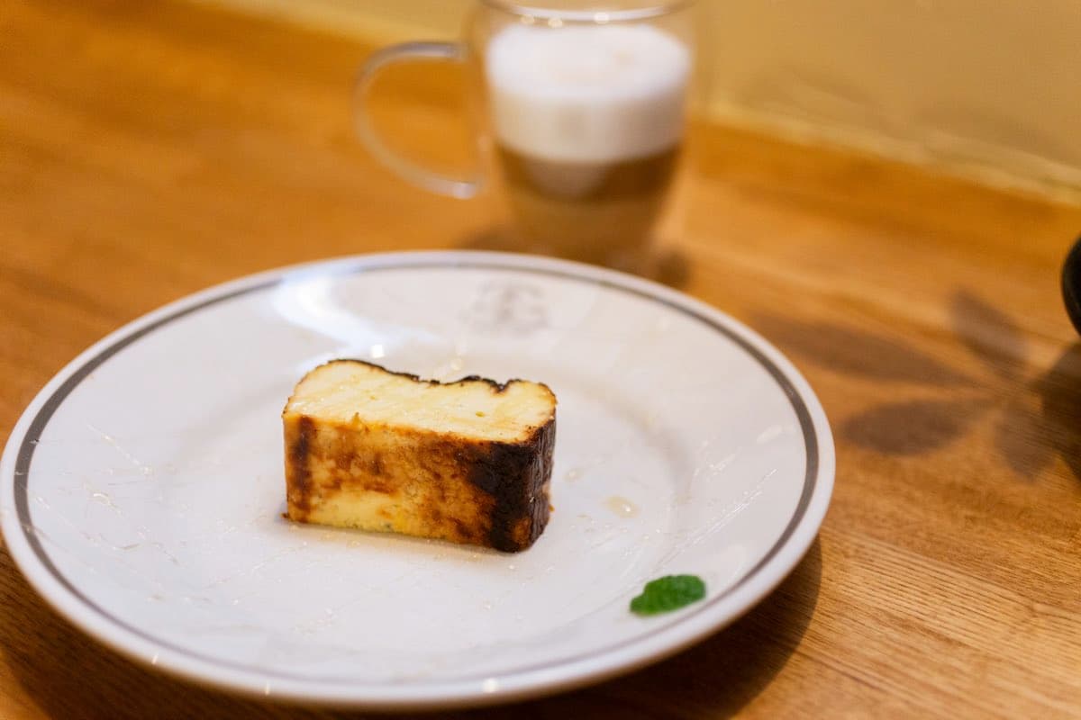 MOLQ CAFE