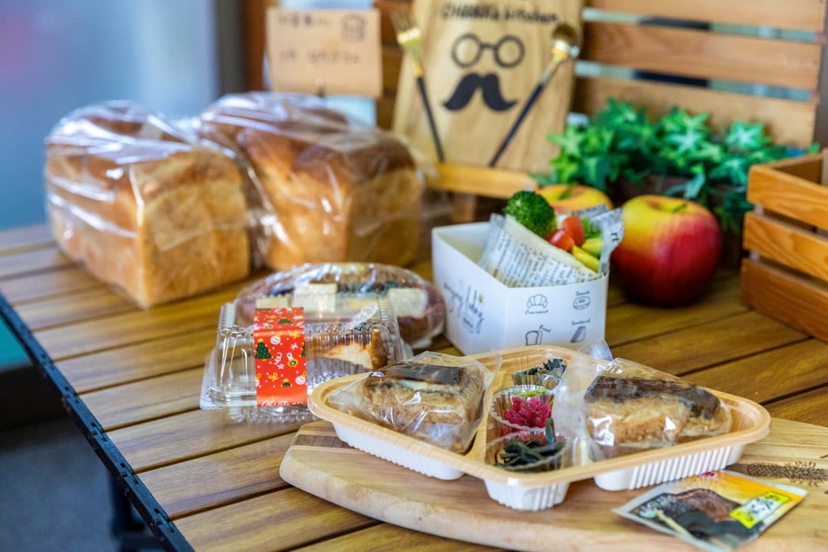 【cho·te OHANA’s kitchen / 甲府市】マルシェで大人気!キッシュ・チーズケーキ・ピタパンと お惣菜・うなむすのお店