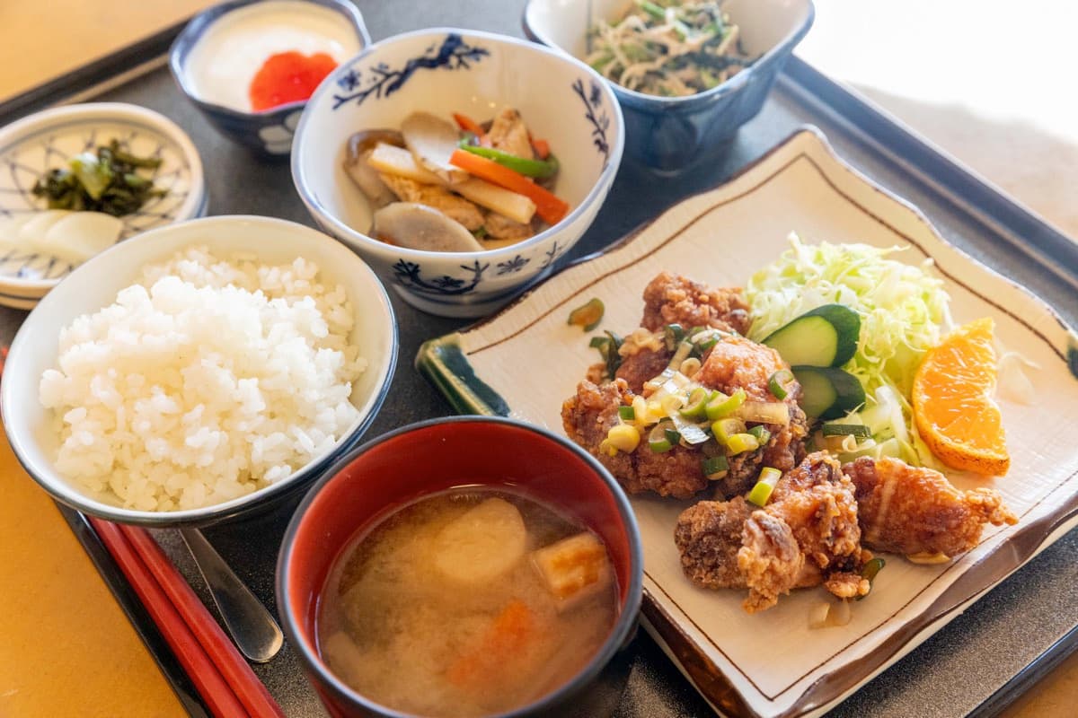 郷土食と宿 せんでゃー - 山中湖村