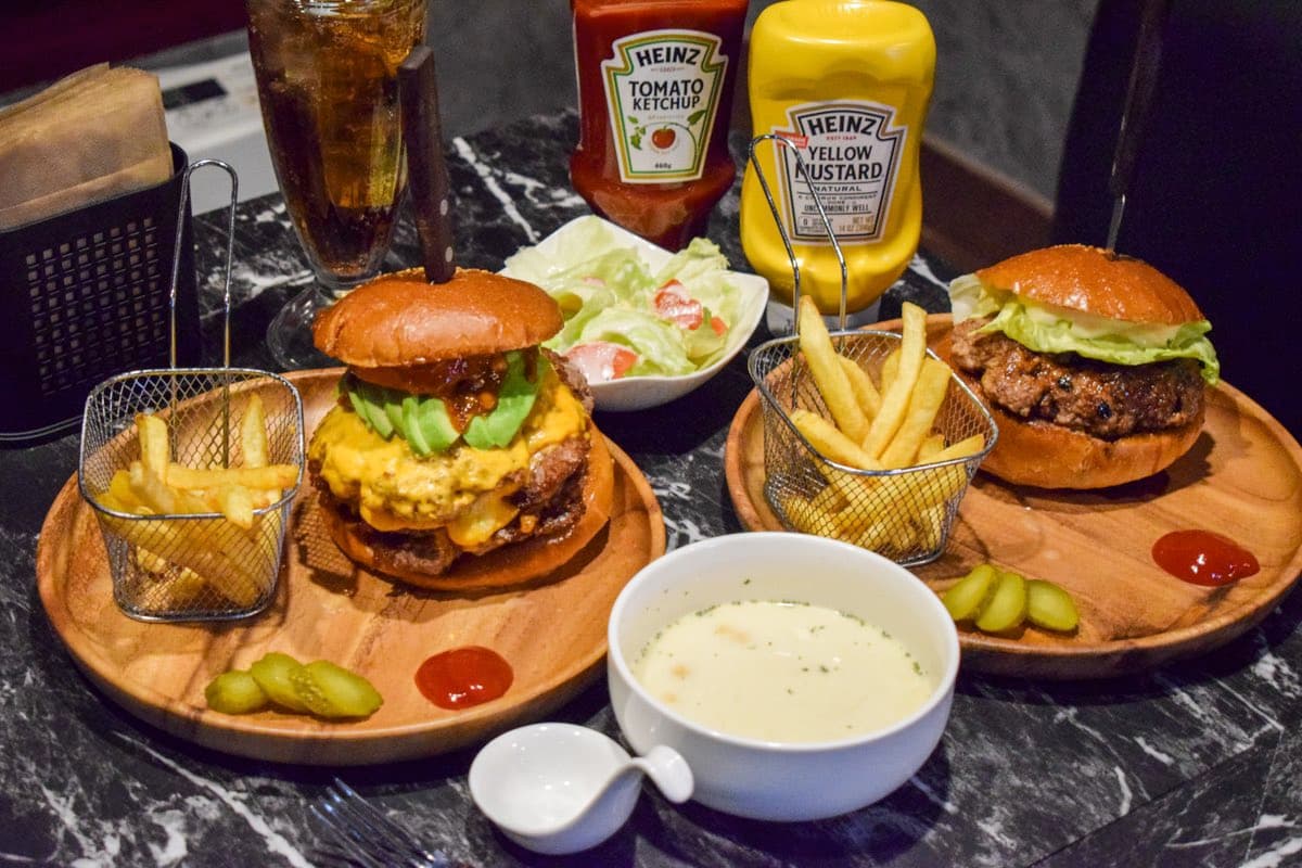 【THE UTAGE BURGER / 笛吹市】カリビアンなハンバーガー屋さん!2025年2月9日オープン