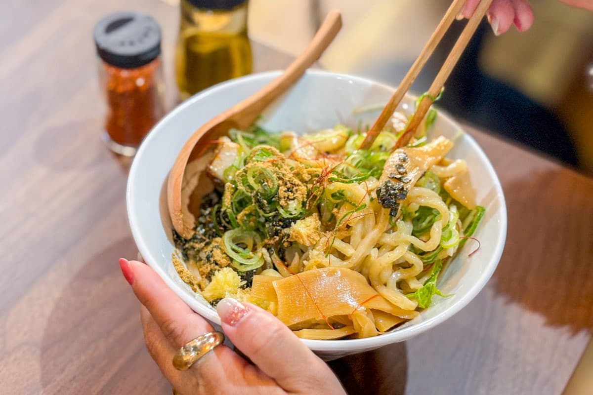 SEN NOODLE & DINING