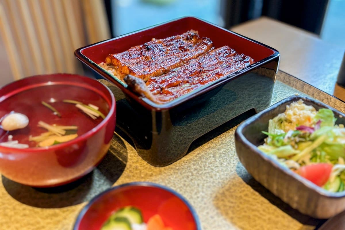 うなぎ割烹 石水庭 横内 – 甲府市