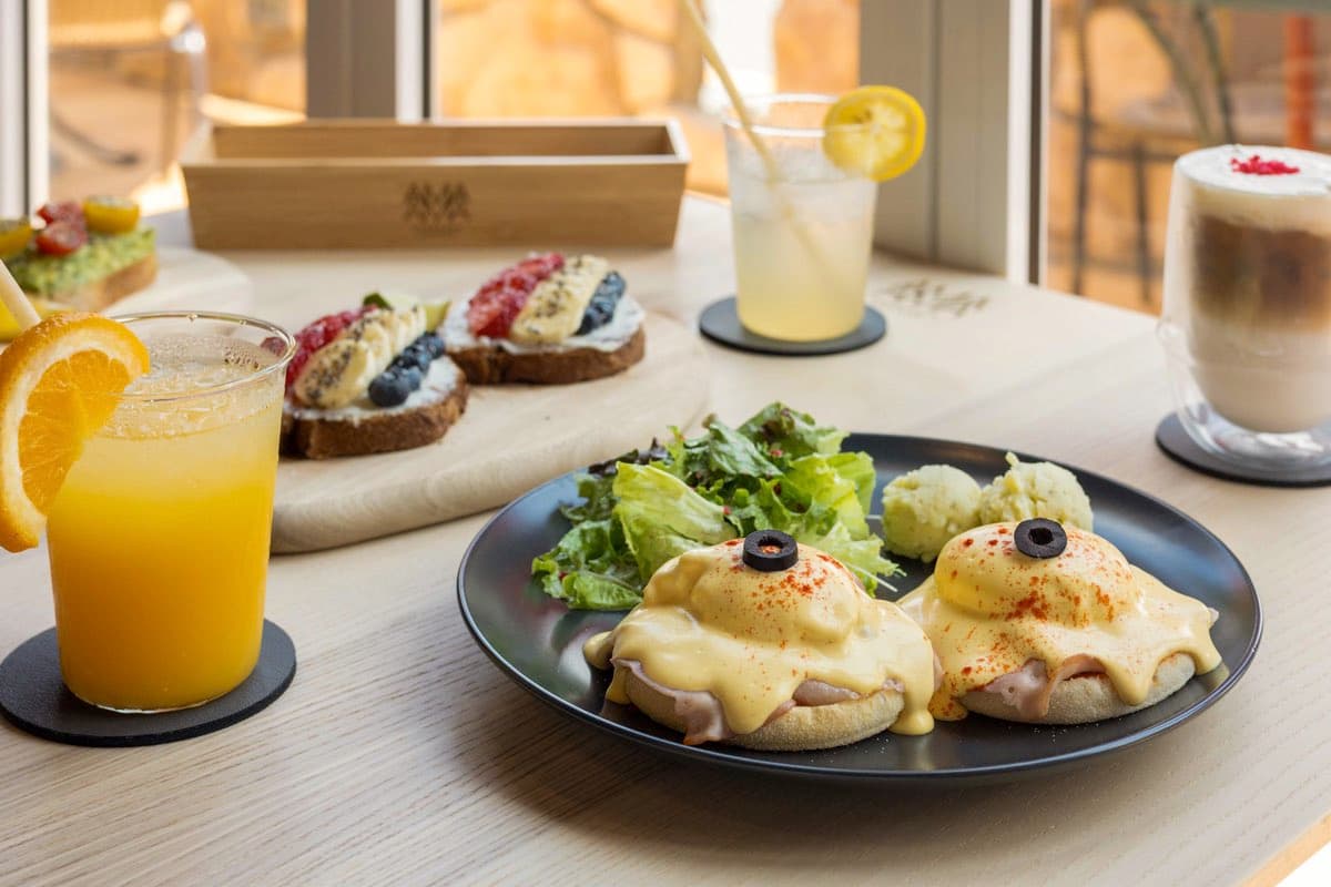 【AMAAMA BAR&CAFE LOUNGE / 山中湖村】絶好のロケーションのおしゃれすぎるカフェ2025年6月27日山中湖オープン