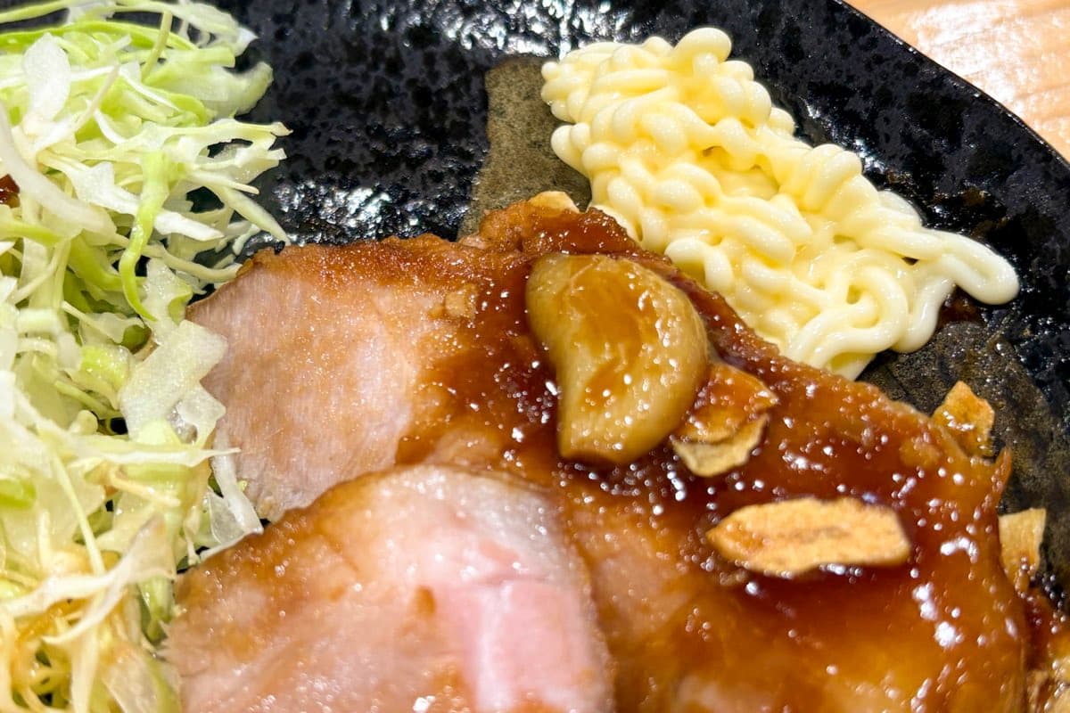 厚切豚肉料理屋 豚屋巣窟(あじと)