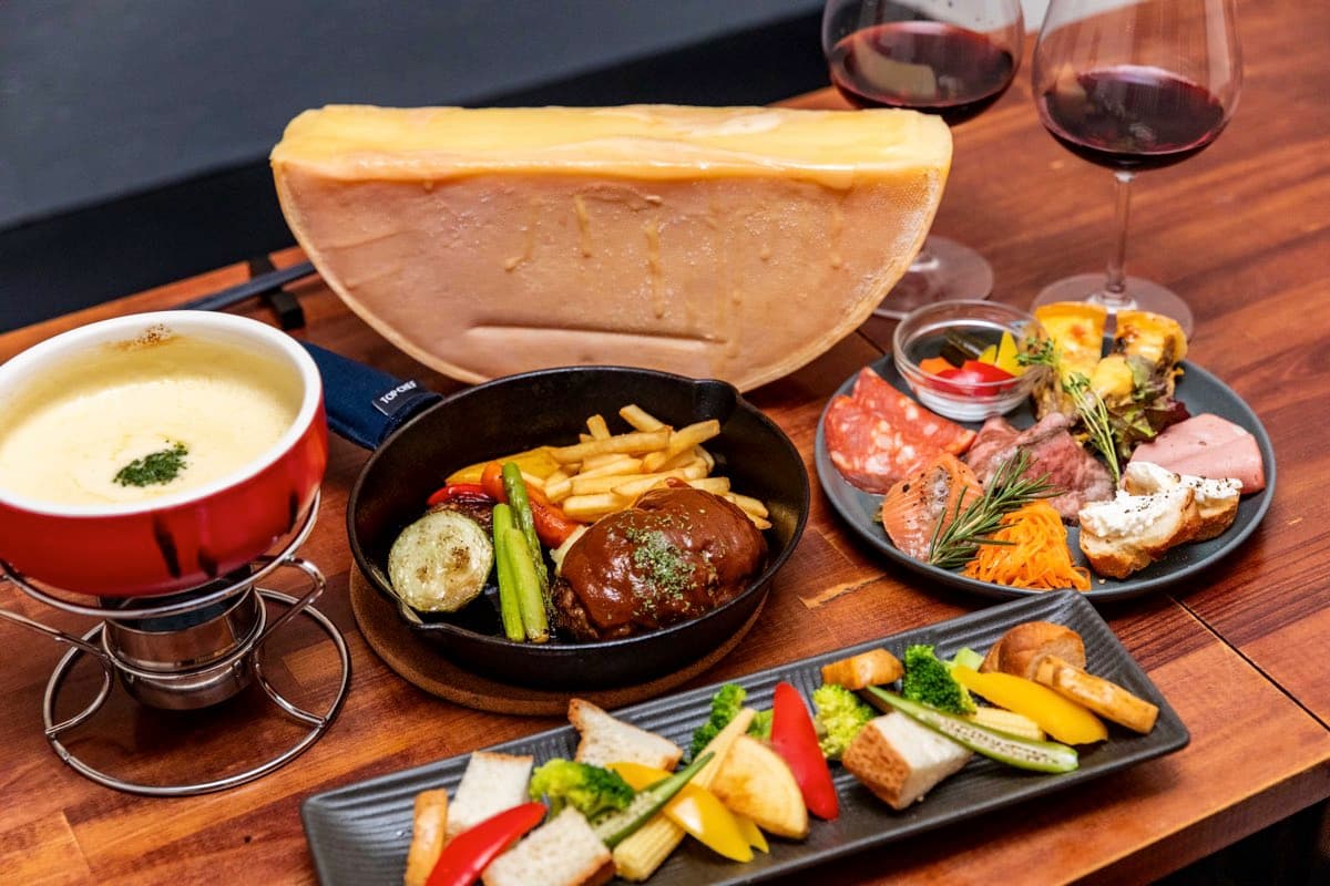 【もんつの台所M's kitchen / 甲府市】グルメ横丁でとろけるチーズの虜に…2025年6月20日オープン