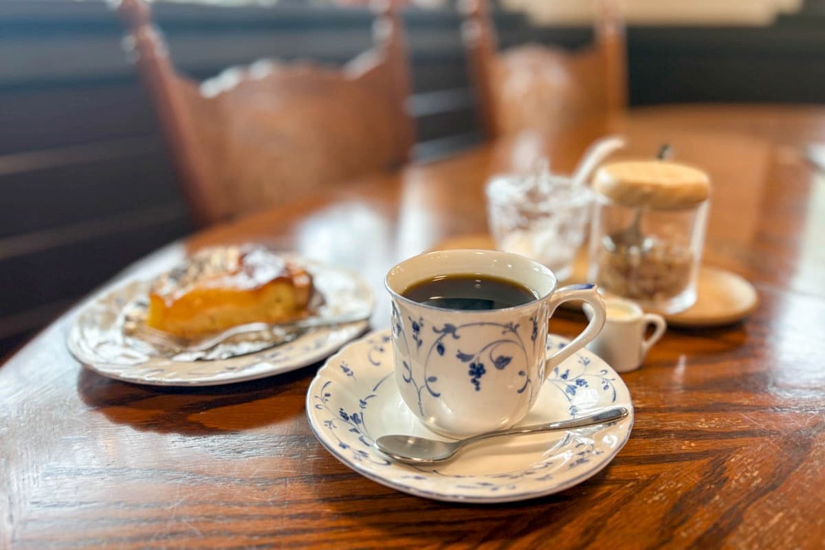 Cairn Coffee 白州本店 / 北杜市白州町