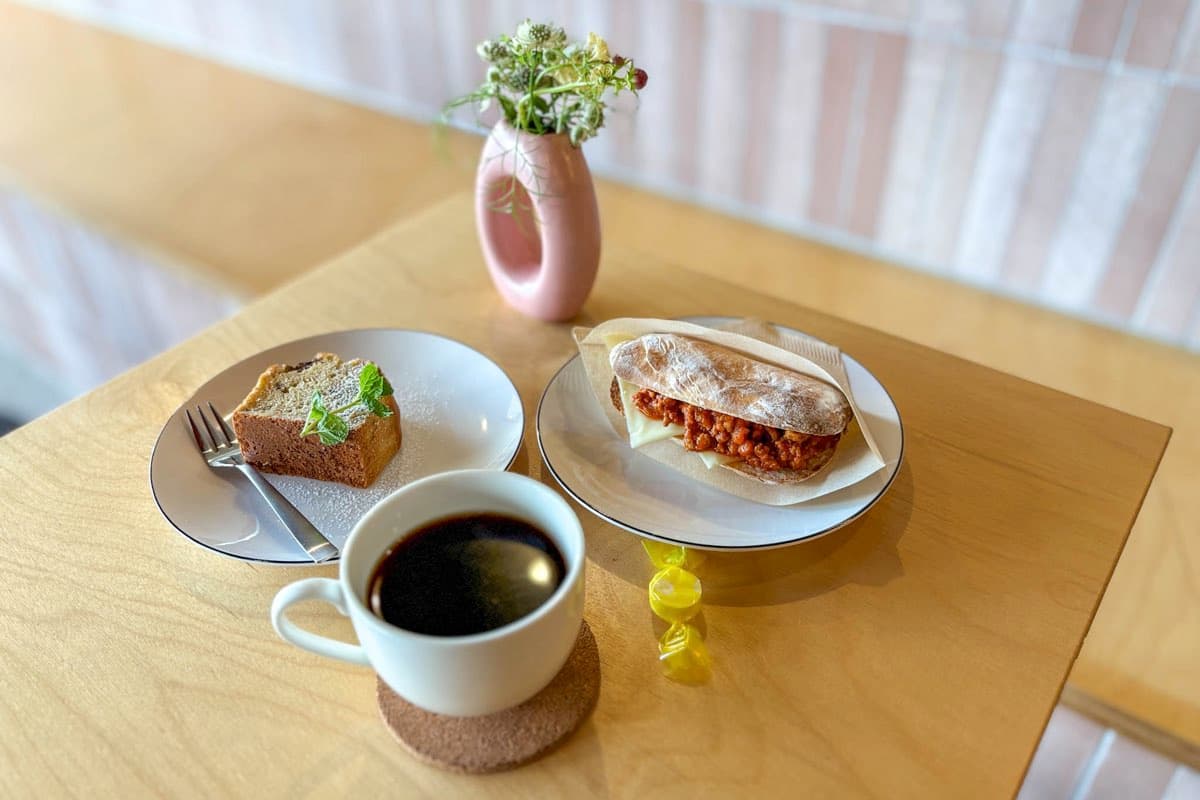 【FRUITSCAKE / 甲府市】自家焙煎コーヒーと手作りチャバタ&米粉の焼き菓子2025年11月1日オープン