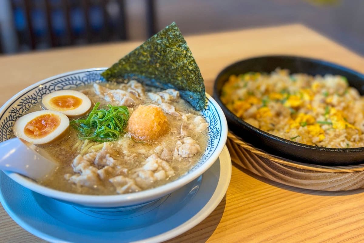 【丸源ラーメン 甲府和戸通り店 / 甲府市】やわらか豚肉たっぷり、熟成醤油が光る名物「熟成醤油ラーメン 肉そば」の名店!2025年12月1日オープン
