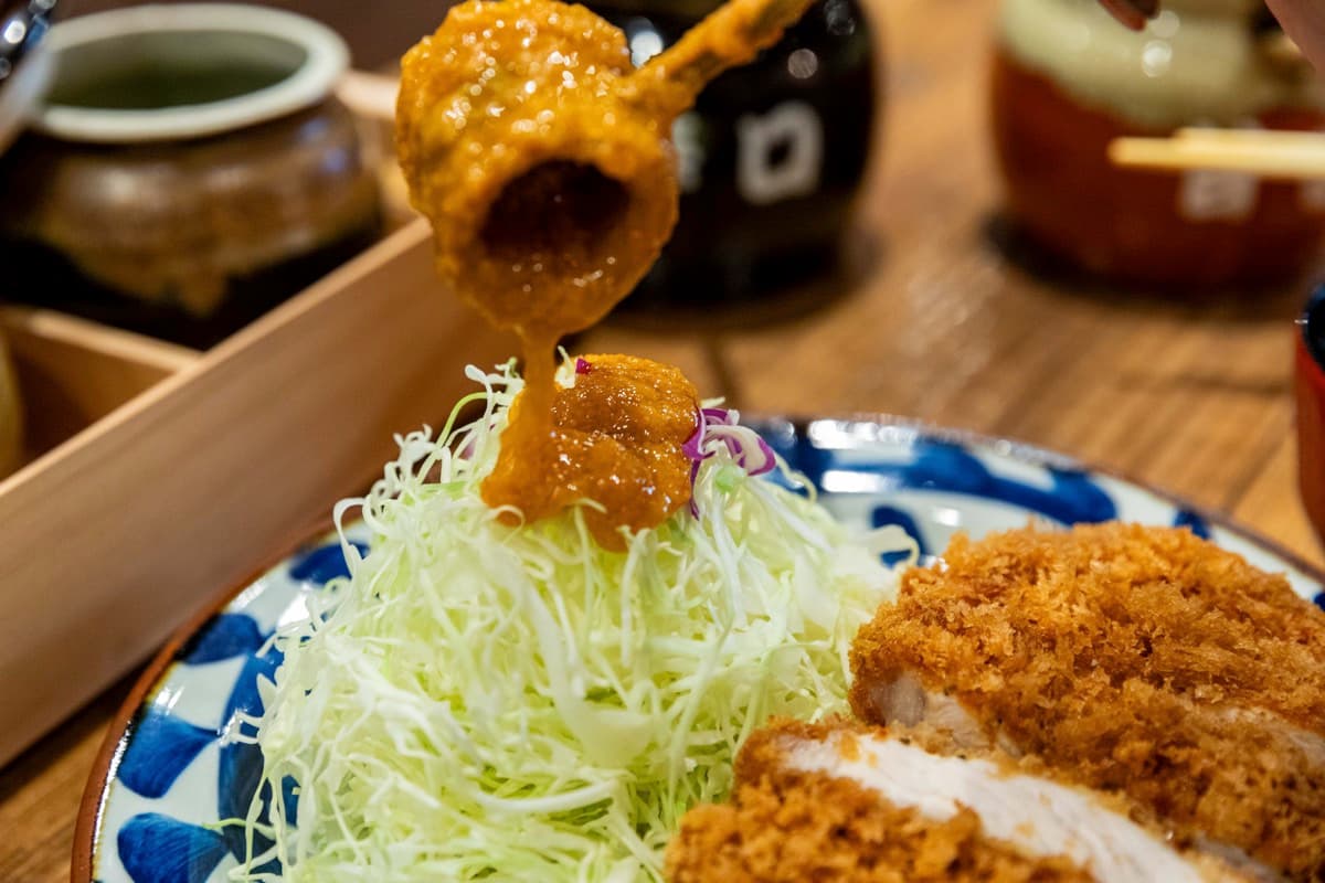 厚切りとんかつ よし平 甲府湯村店