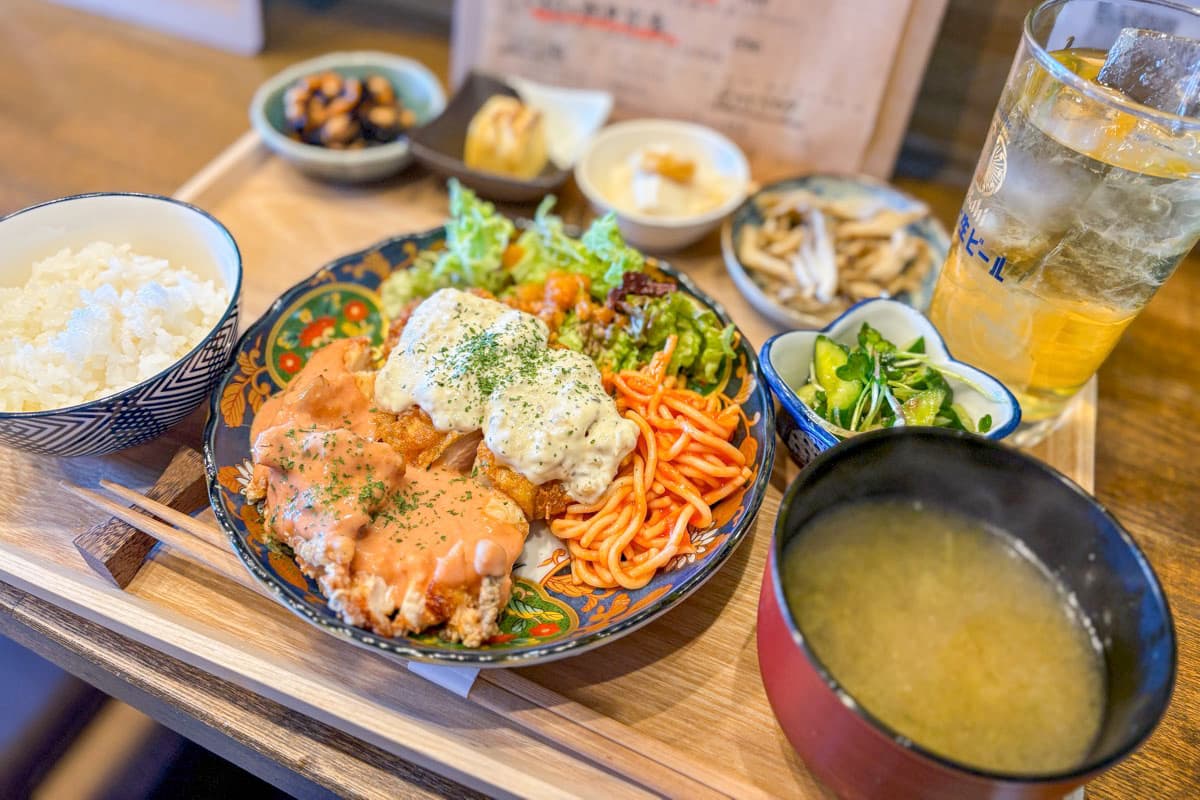 【キラクニ / 甲府市】人気居酒屋さんの昼営業が大好評!「キラクニランチ」2025年12月10日よりスタート