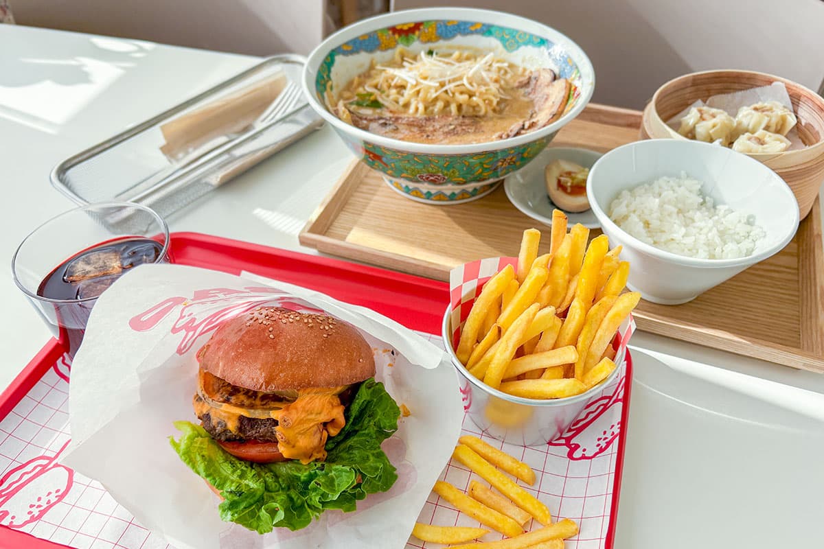 【BAOBAO / 北杜市】ハンバーガーとラーメン!季節でメインメニューが変わるユニークなお店!2026年3月までは両方食べられる希少なチャンス