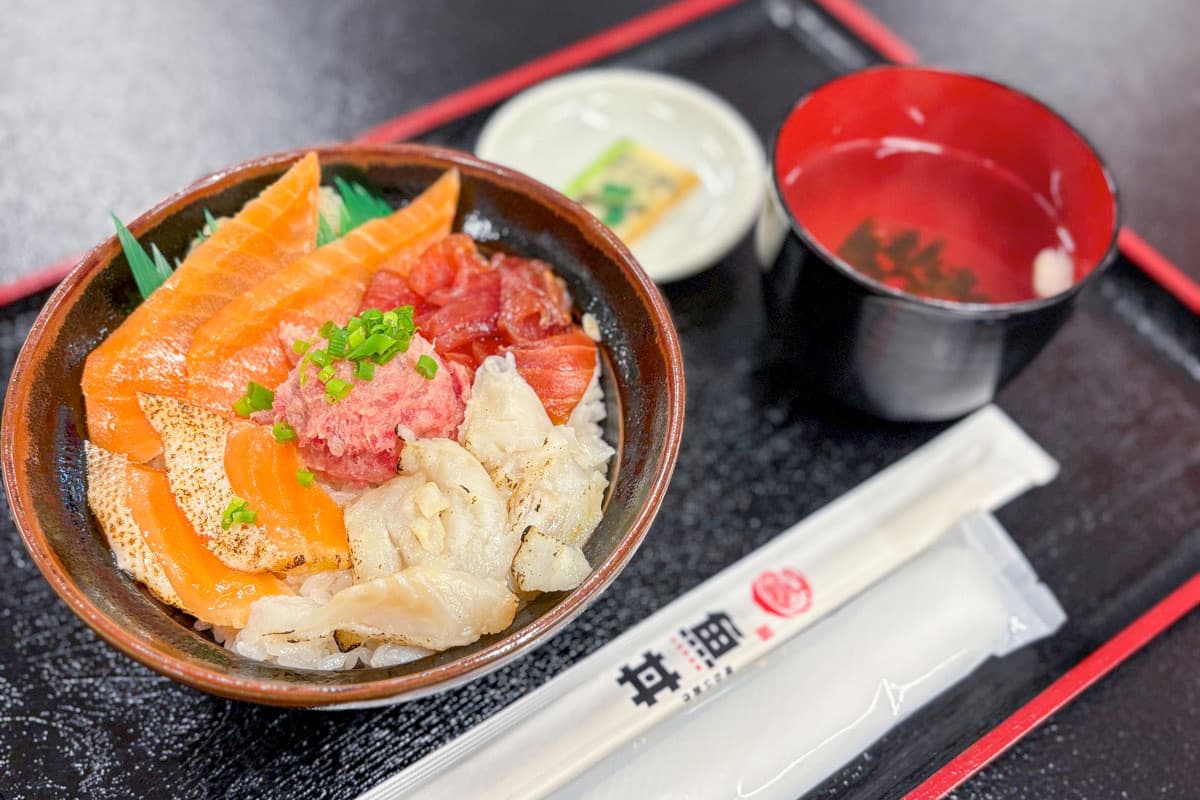 魚丼 甲府バイパス石和店