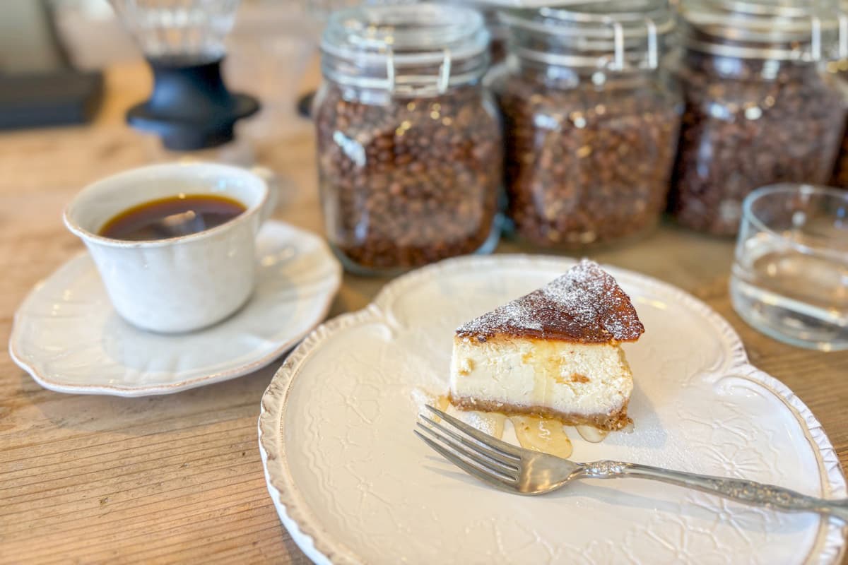 【RAY COFFEE CREATION / 甲府市】スイーツも絶品!何でもない日常に刺激を…2026年4月2日グランドオープン