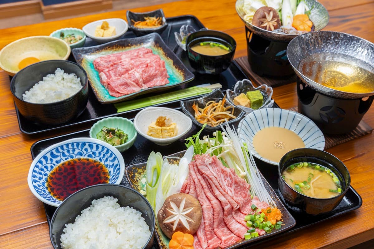 【すき焼きとしゃぶしゃぶ ふじ乃屋 / 富士吉田市】A5ランク以上の和牛をランチもディナーもリーズナブルに!2026年4月29日オープン