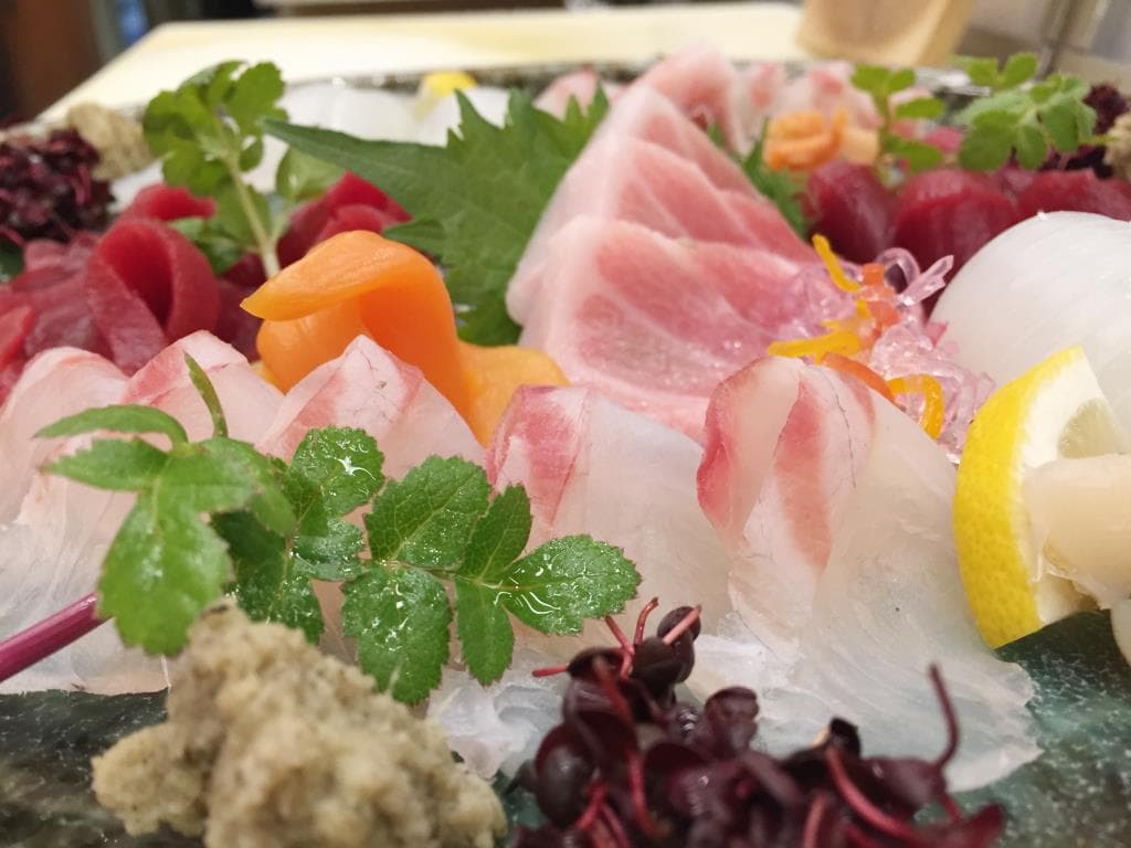 すし処 魚保 2