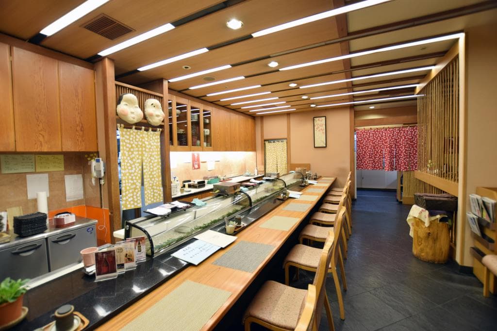 すし処 魚保 4