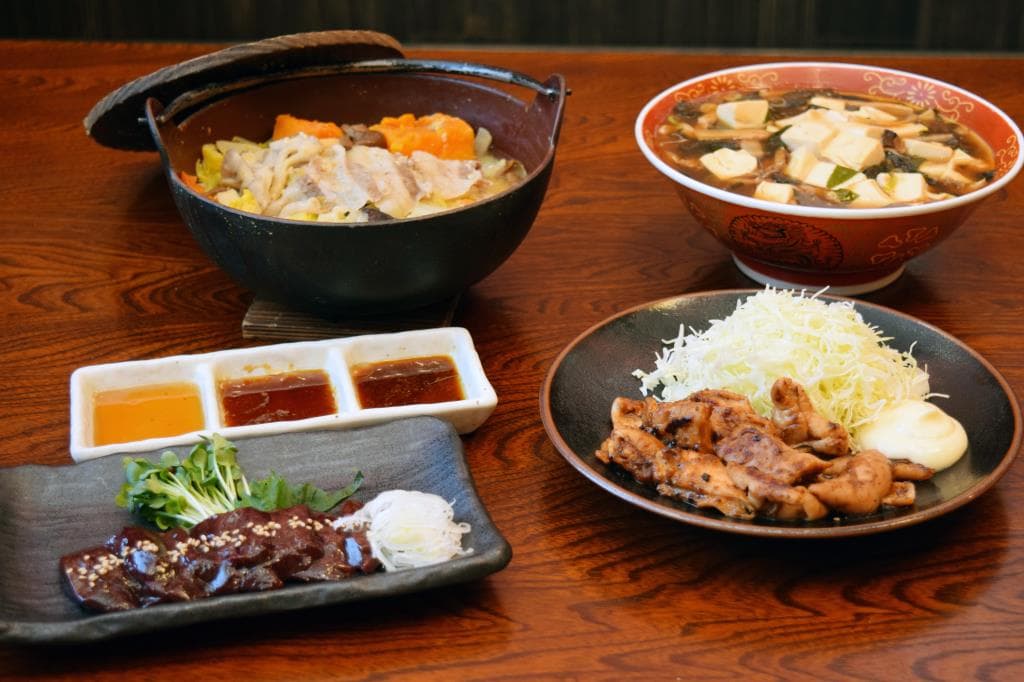 お食事処 歩成 本店 1