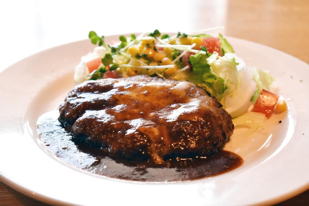 洋食と喫茶 milestone マイルストーン 1