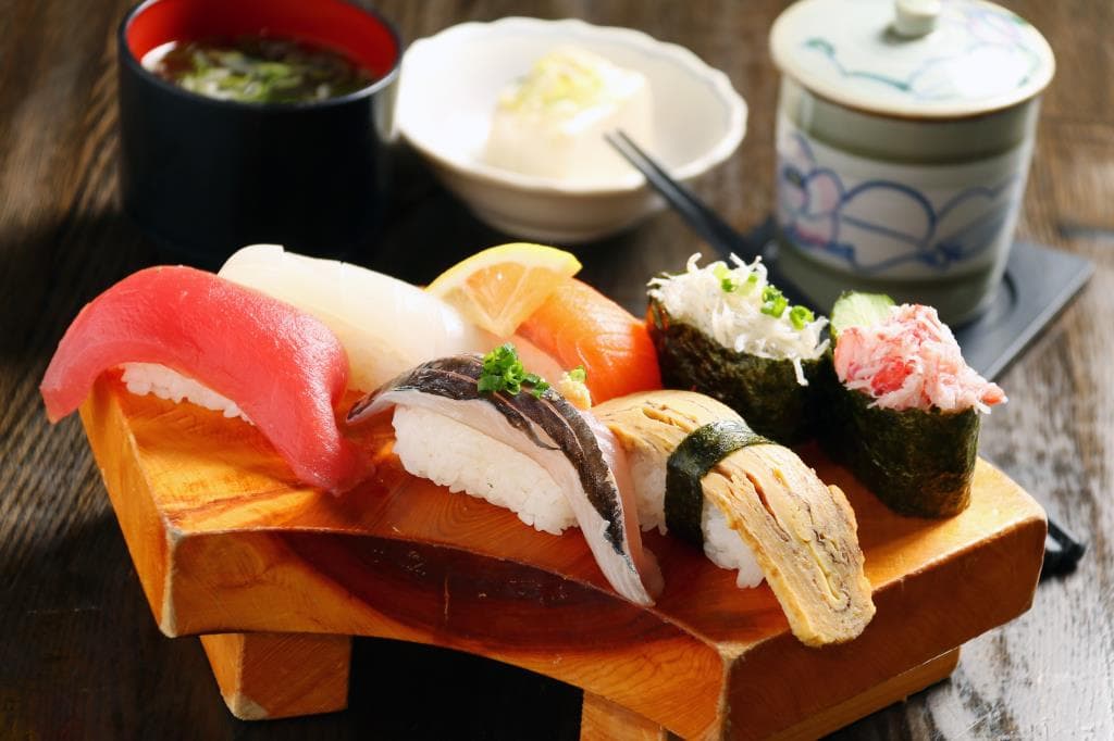 寿司ズワイガニ専門店 えびす 1