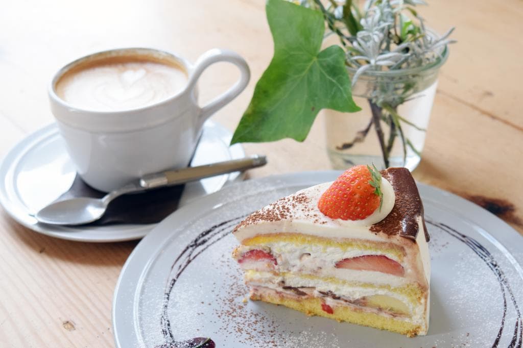 Cafe troisième marché Coffee roastery. 1