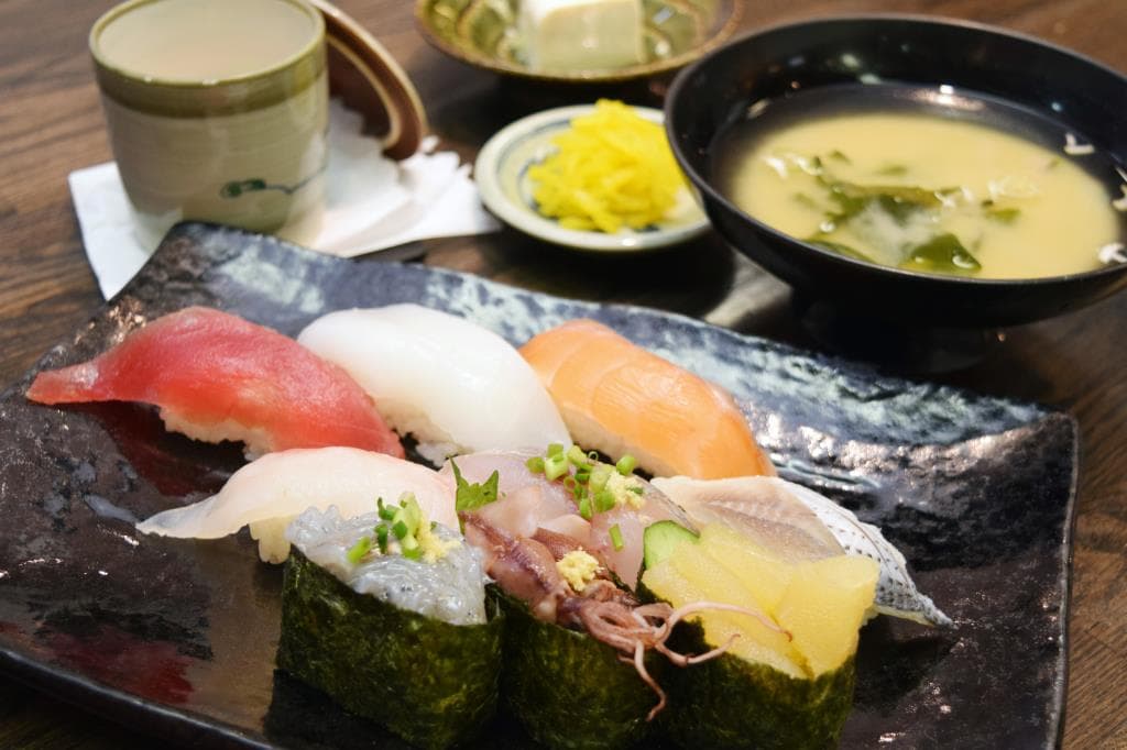 寿司ズワイガニ専門店 えびす 3