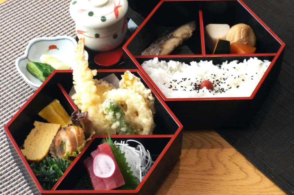 お食事処 あやの 上野原本店 2