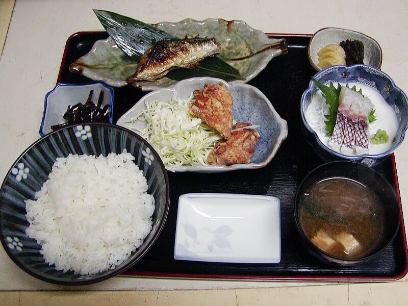 お食事処 さん味 1