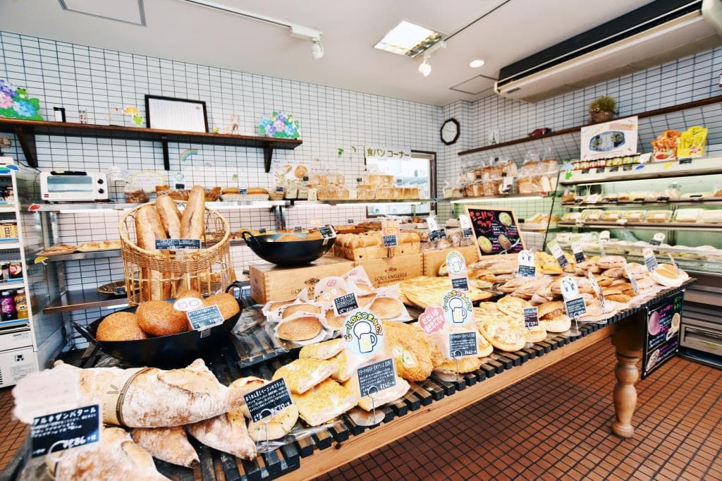 丸十パン 本店 5