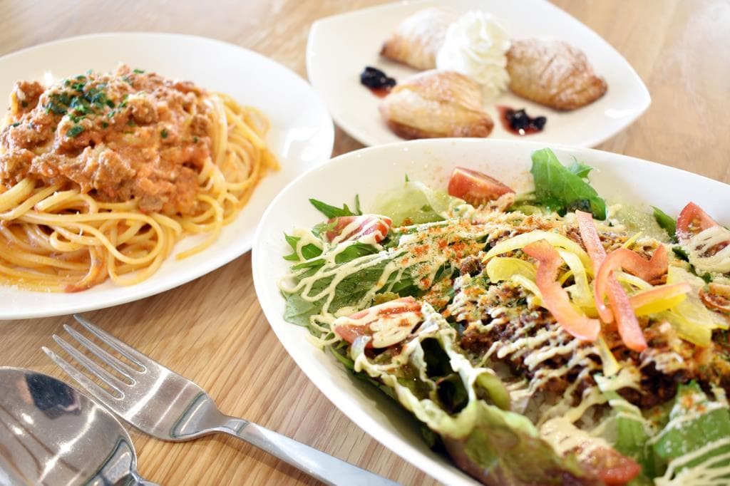 TRAMP CAFE 1