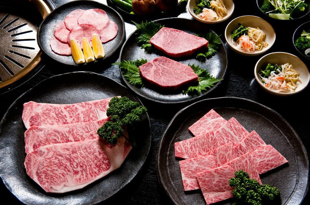 お肉料理 佐渡屋 1