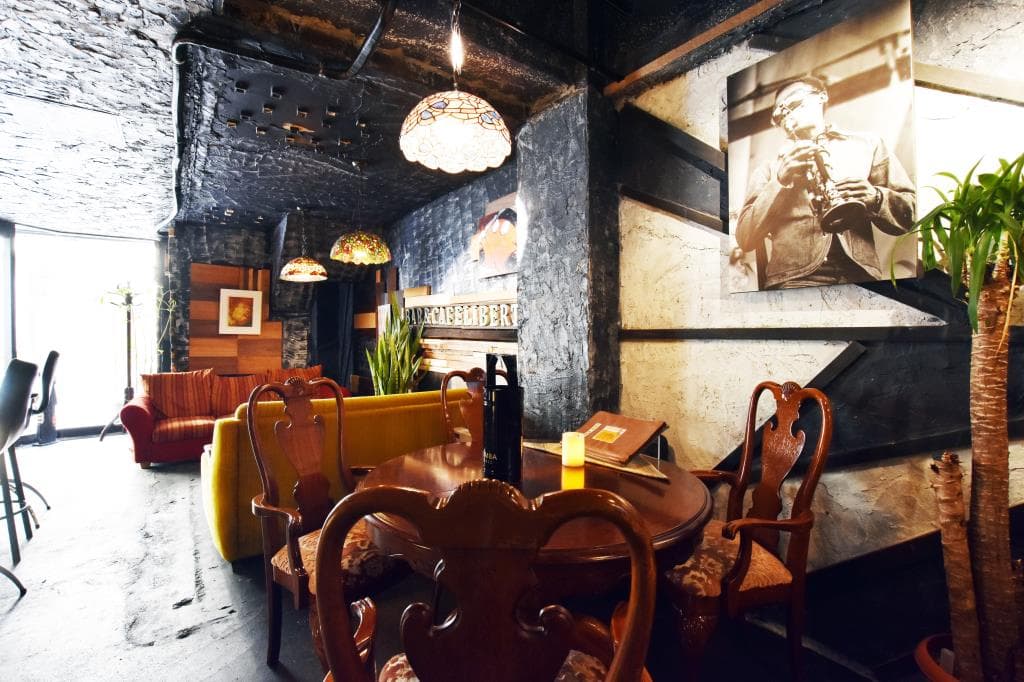 BAR&CAFE LIBERTA 上條 5