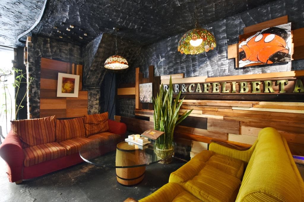 BAR&CAFE LIBERTA 上條 4