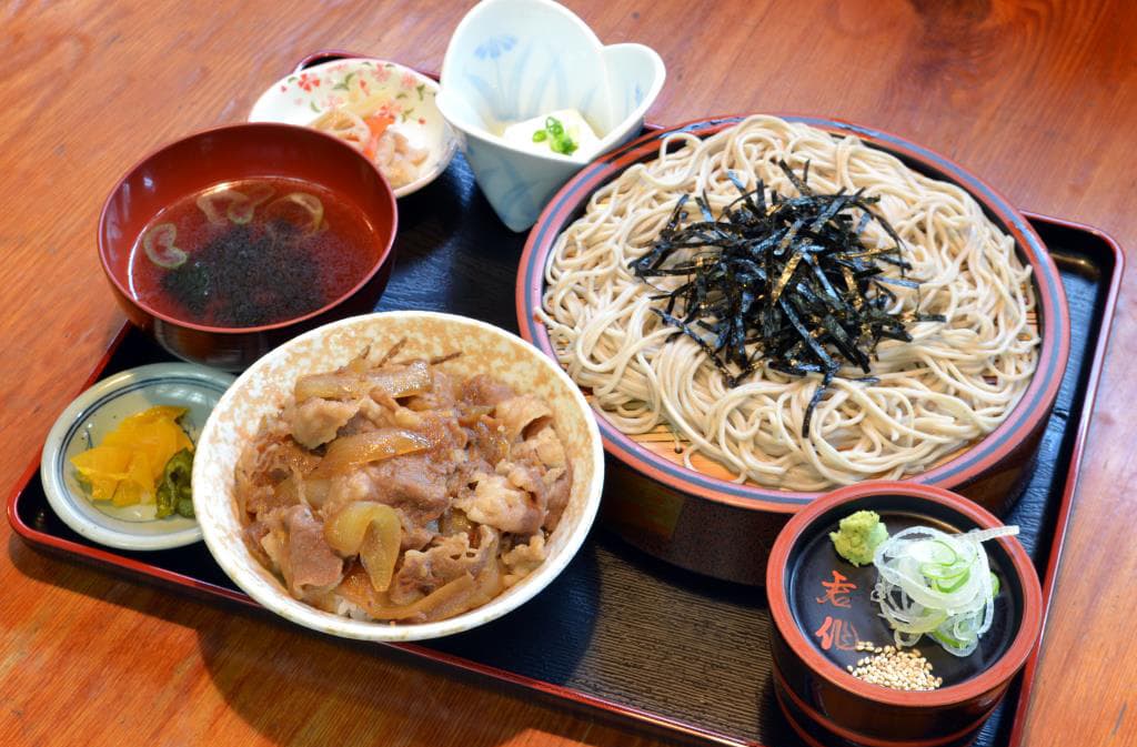 甲州善光寺 君作 そば店 1