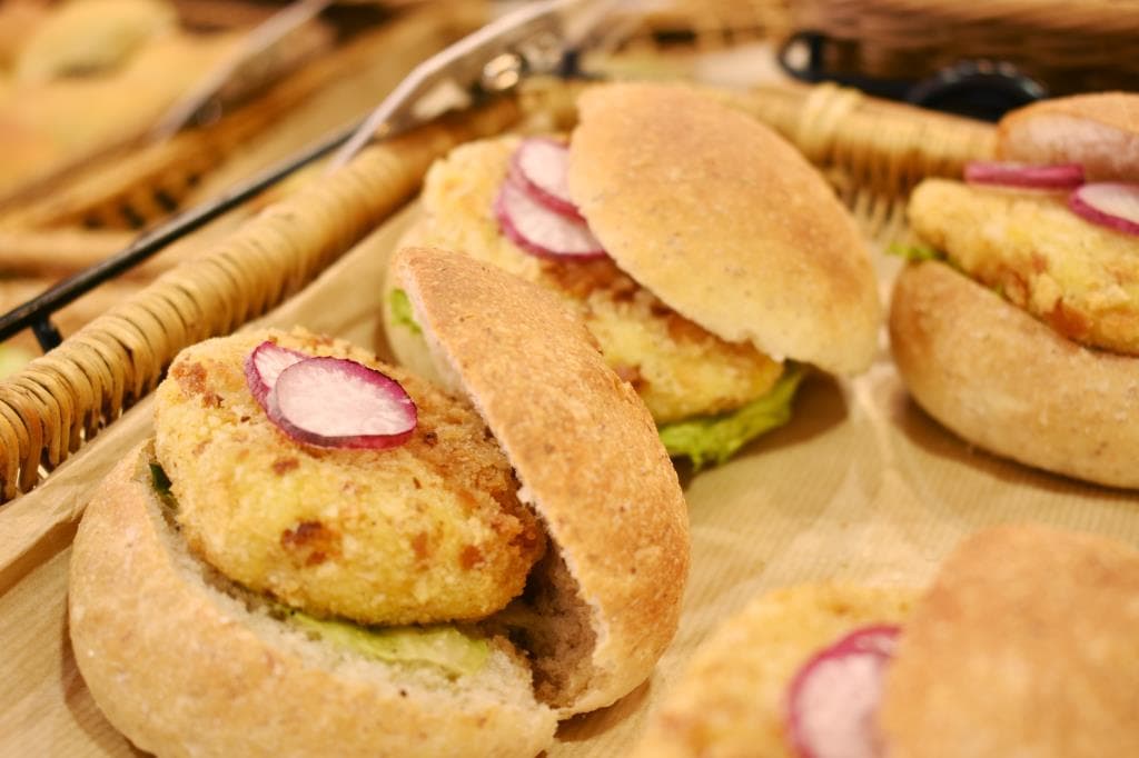 山のパン屋 桑の実 1