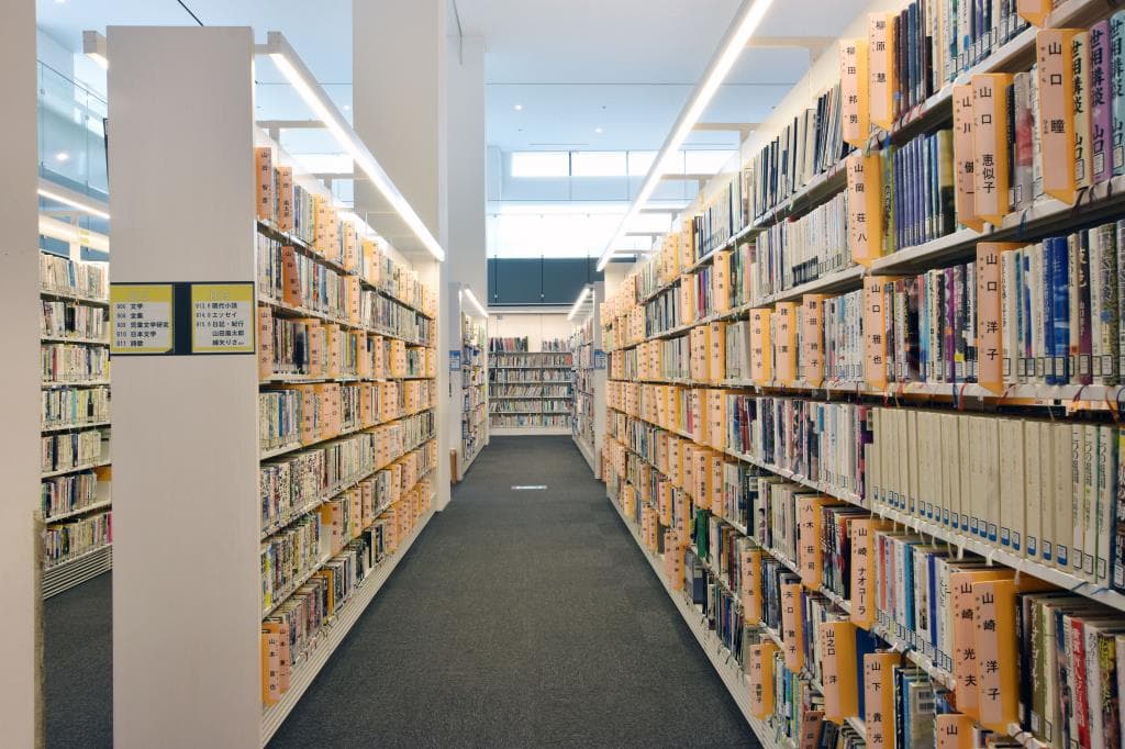 富士吉田市立図書館 2