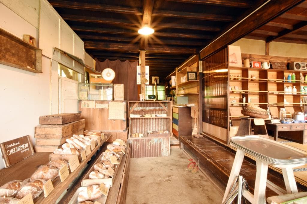 Live&Bread CHECHEMENI company(チェチェメニ) 2